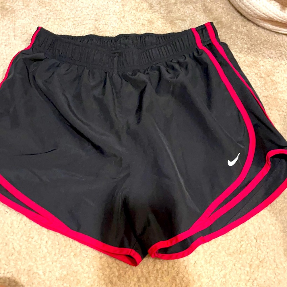 Nike tempo shorts size L black &pink